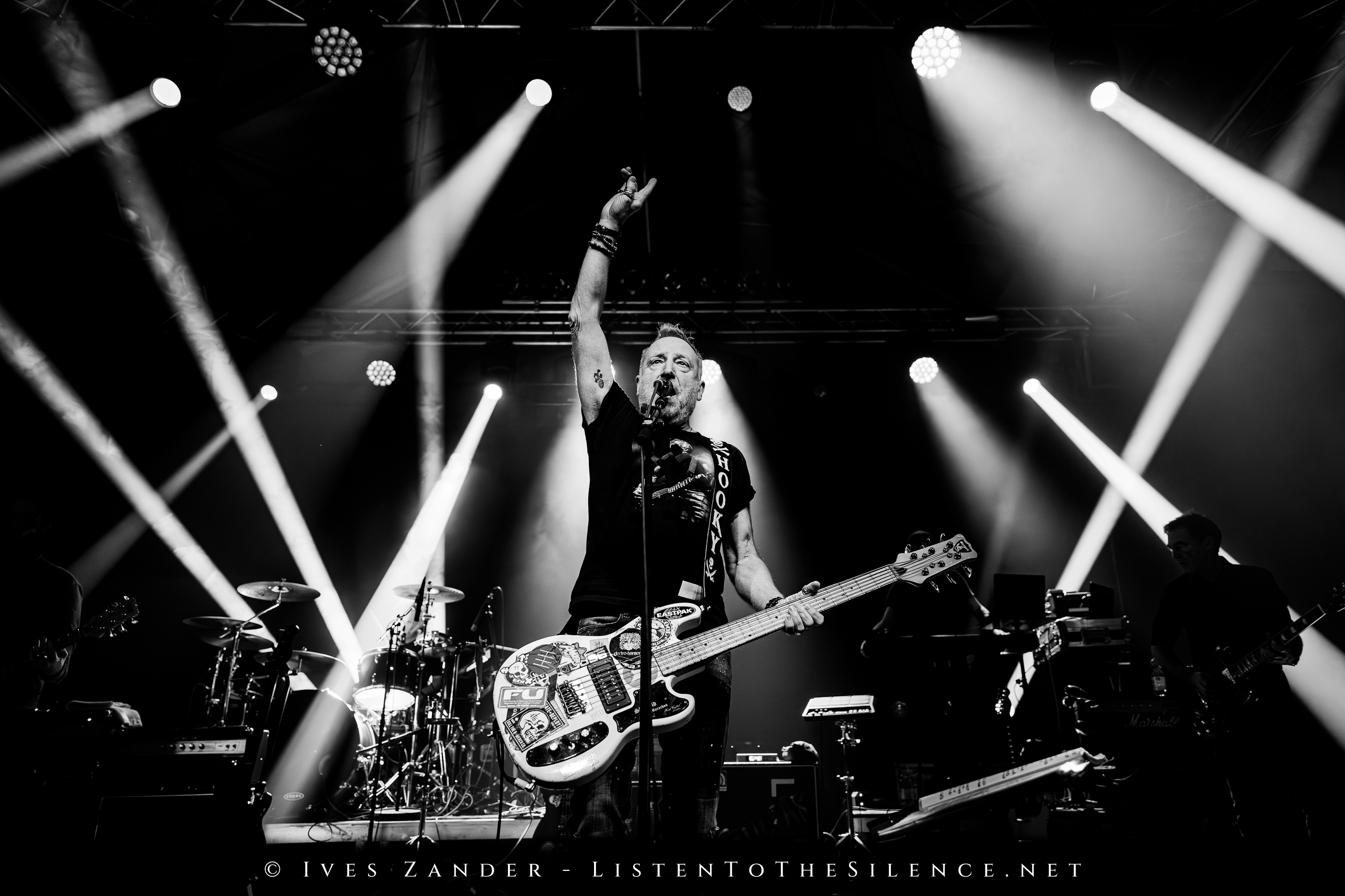 Peter Hook & The Light<br/>Reithalle Straße E Dresden 2023